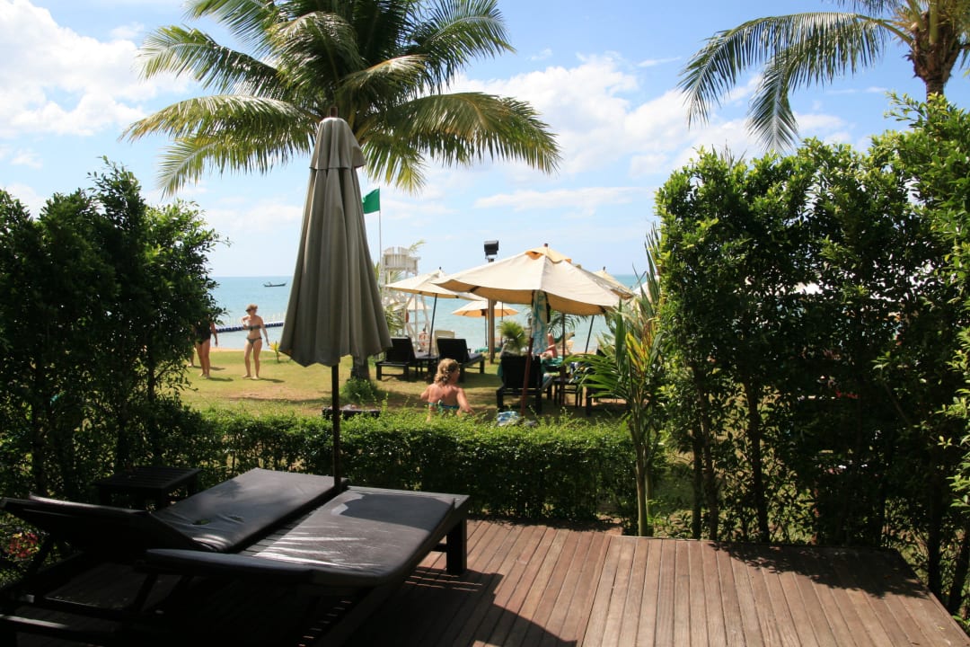 Balkon Beachfrontvilla La Flora Khao Lak