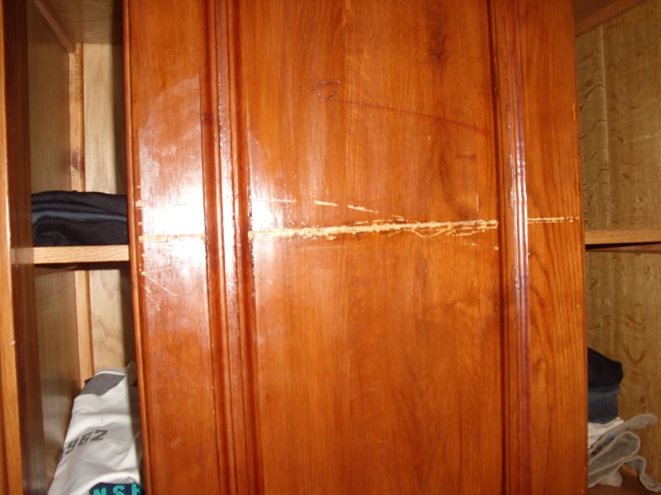 Schrammen anm Schrank Desert Rose