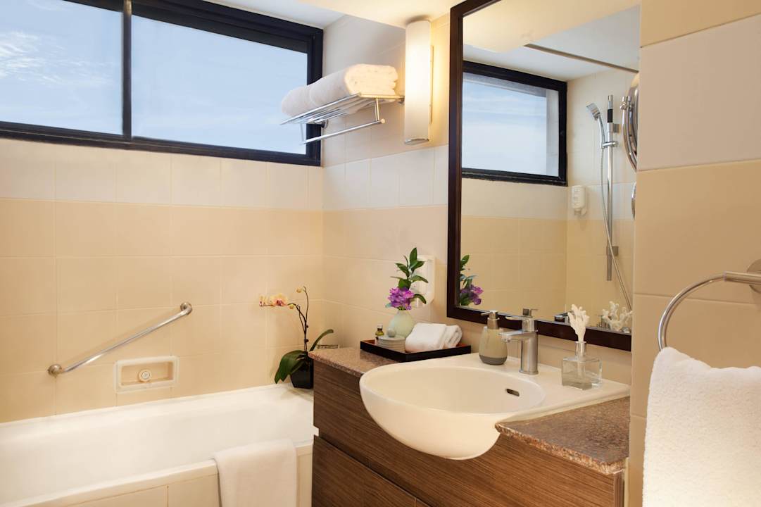 Bathroom Hotel Somerset Grand Hanoi