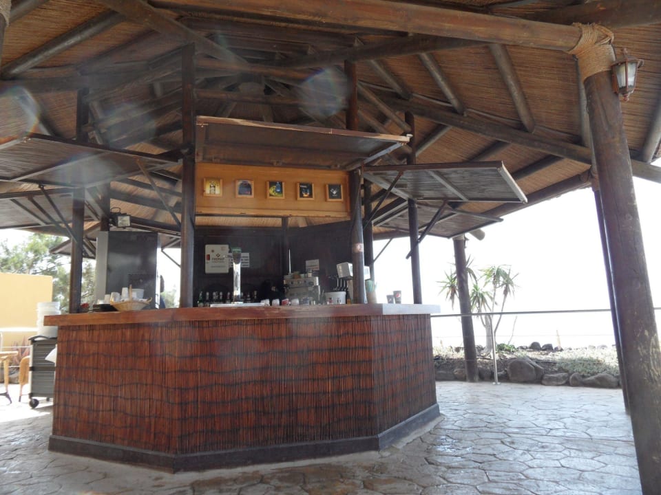 Bar na basenie AluaVillage Fuerteventura