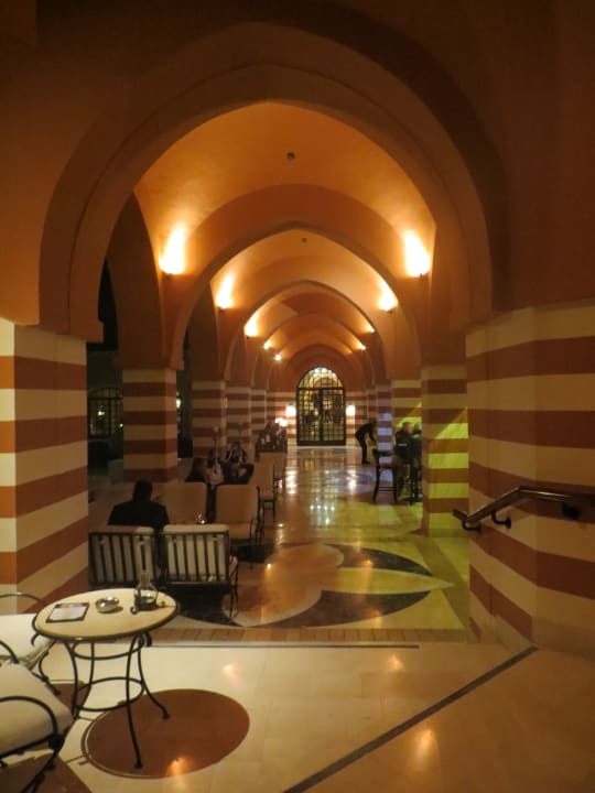 Gang zum Hauptrestaurant Iberotel Makadi Beach