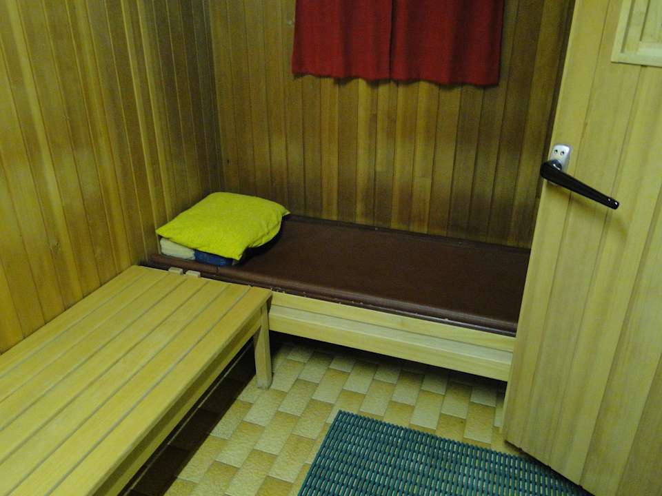 Saunaeingang, Liege mit Lederbezug, Türgriff Appartement Rosmarie & Ferienheim Reinhard