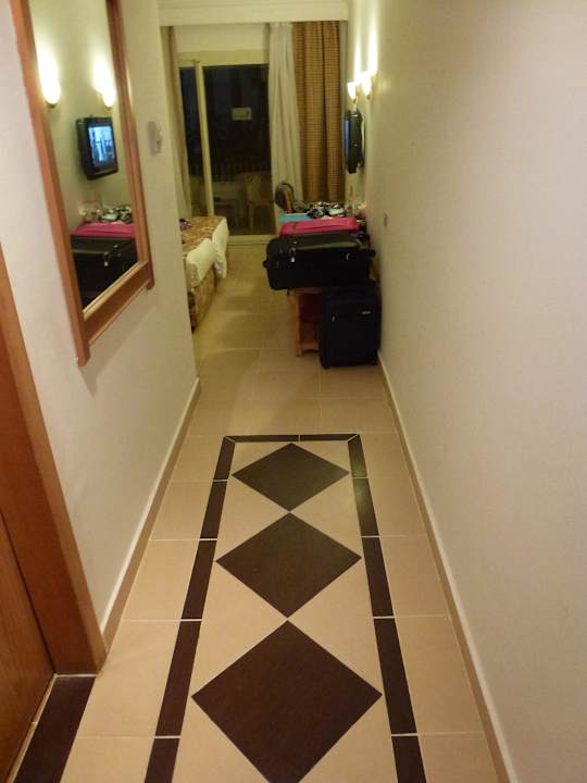 Flur Beach Albatros Resort