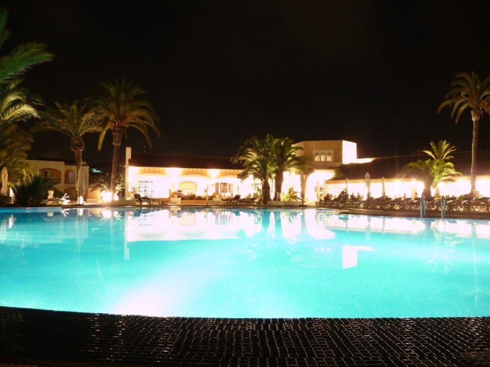 Pool bei Nacht Destino Pacha Ibiza Resort - Adults only