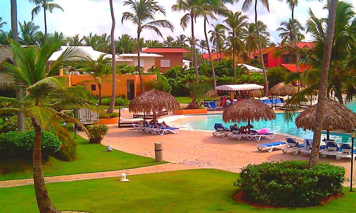 Blick vom Zimmer auf den Pool Punta Cana Princess All Suites Resort & Spa