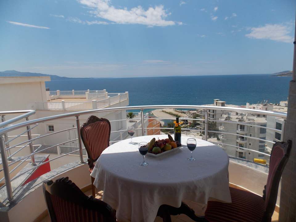 Ausblick Damian Saranda Hotel