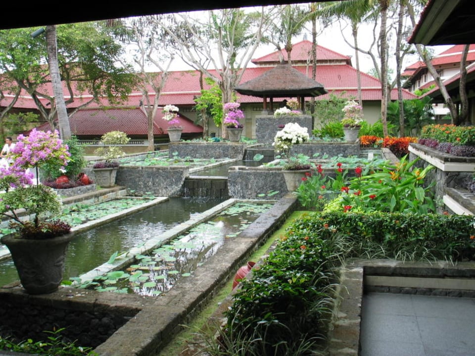 Aussenbereich Hotelzufahrt / neben Lobby InterContinental Bali Resort