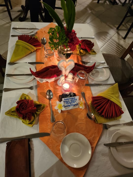 Gastro Le Peninsula Bay Beach Resort & Spa