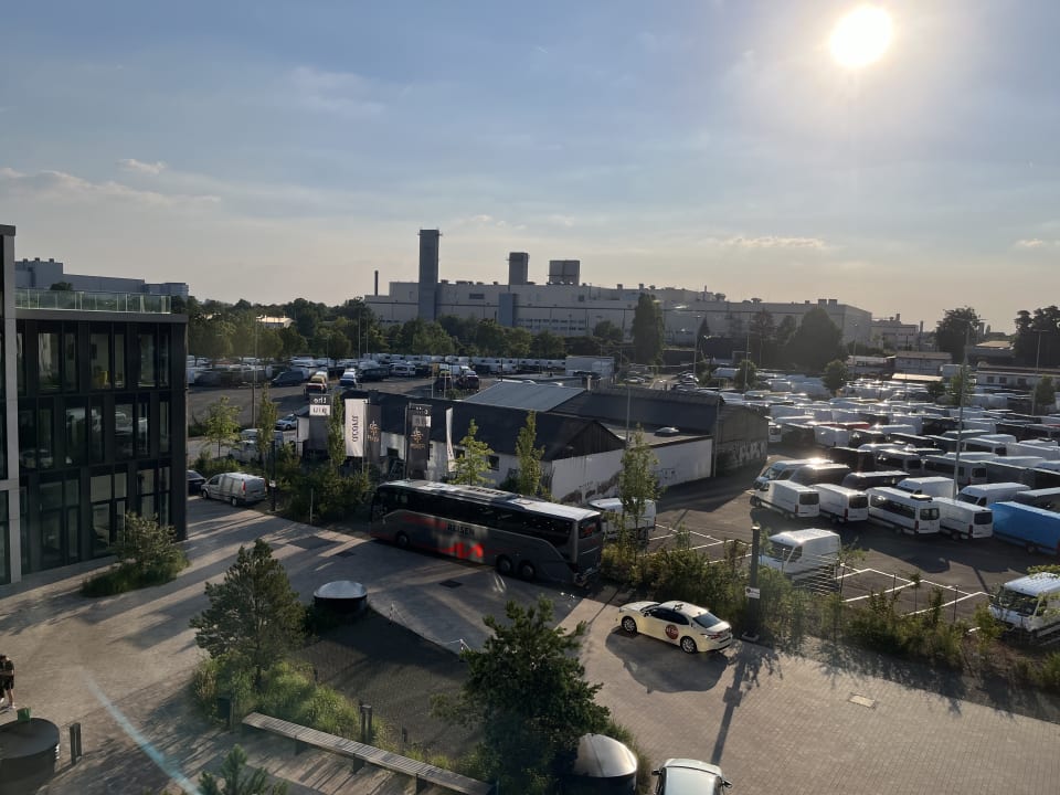 Ausblick Holiday Inn - the niu, Hub Dusseldorf Messe