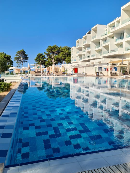 Pool Valamar Carolina Hotel & Villas