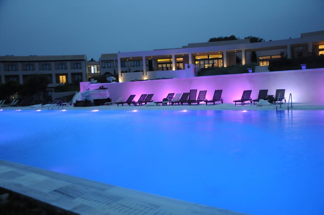 Basen Atlantica Eleon Grand Resort, Tragaki