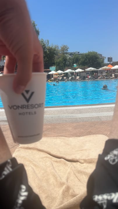 Pool VONRESORT Golden Beach