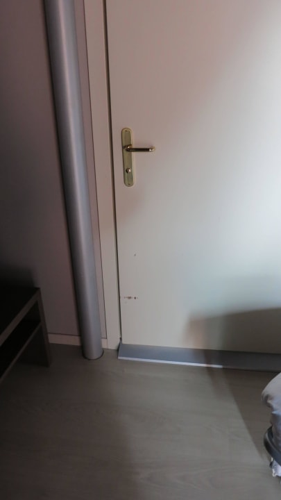 Vermackte Tür Hotel L' Approdo