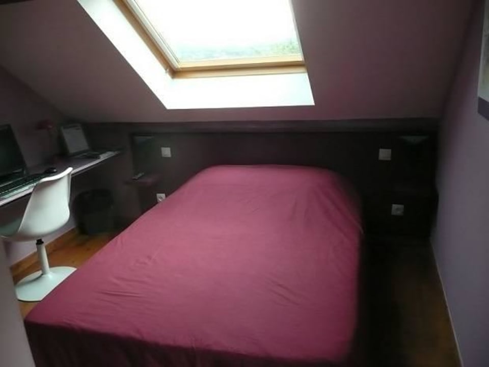 Lit Jennifer Hotel La Colline aux Yeux Doubs