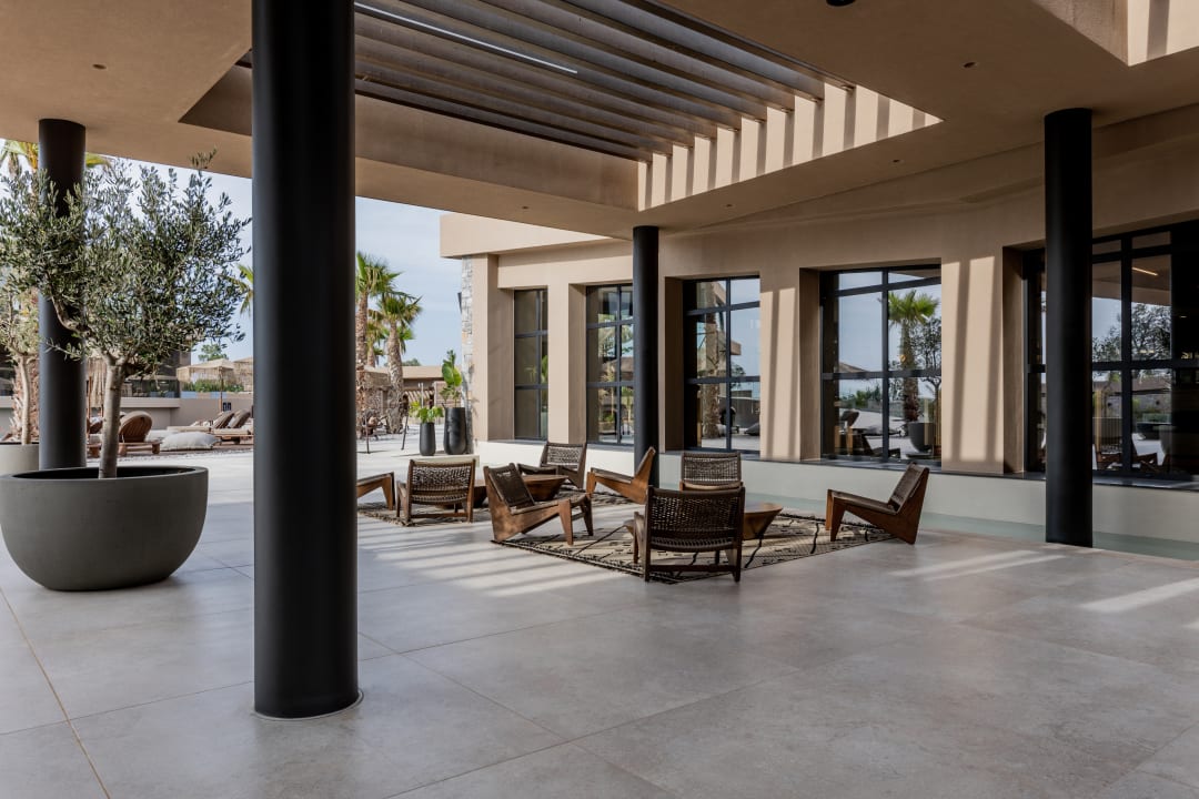 Lobby Pnoe Breathing Life