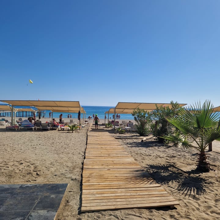 Strand Club Turtas Beach Hotel