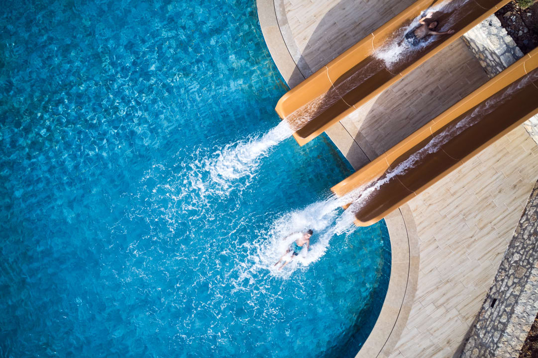 Pool The Royal Senses Resort, Curio Collection by Hilton