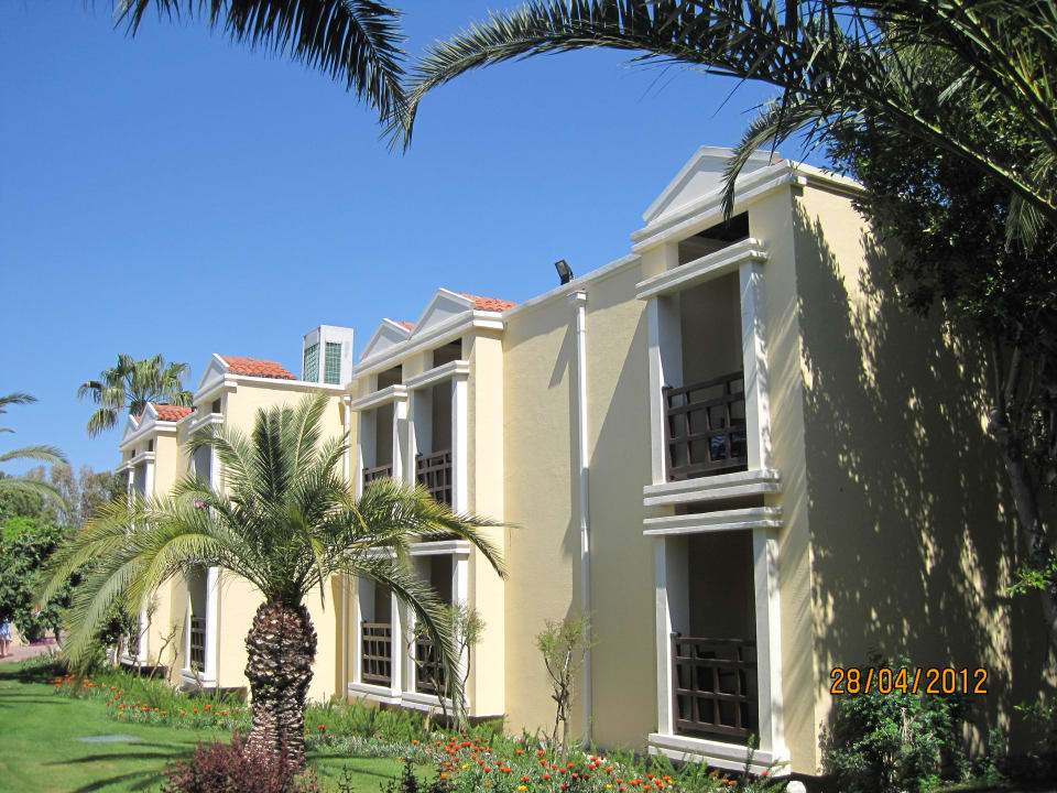 Ansicht der Villen in der Gartenanlage des Asteria TUI Magic Life Belek