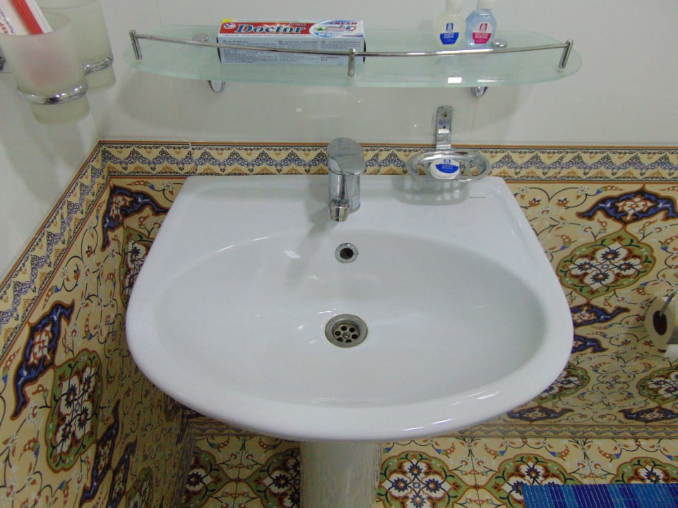 Zimmer Madrasah Polvon-Qori Boutique