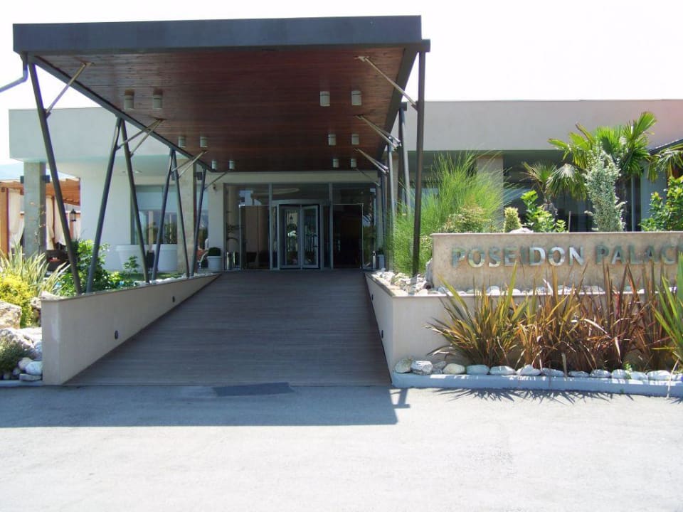 Hoteleingang alltoura Club Hotel Poseidon Palace