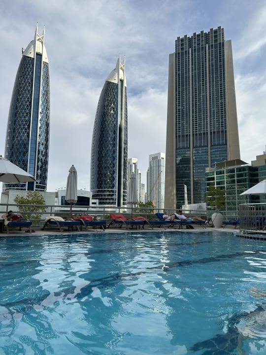 Pool Rose Rayhaan by Rotana