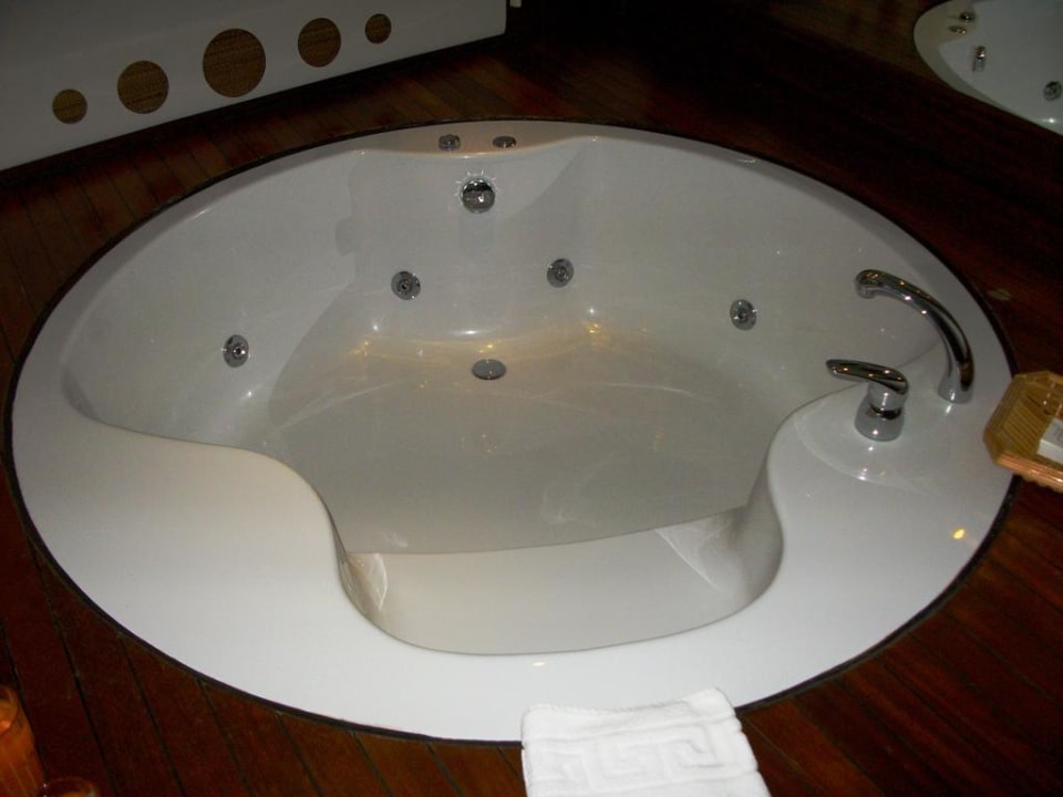 Jacuzzi Saturn Palace Resort Hotel