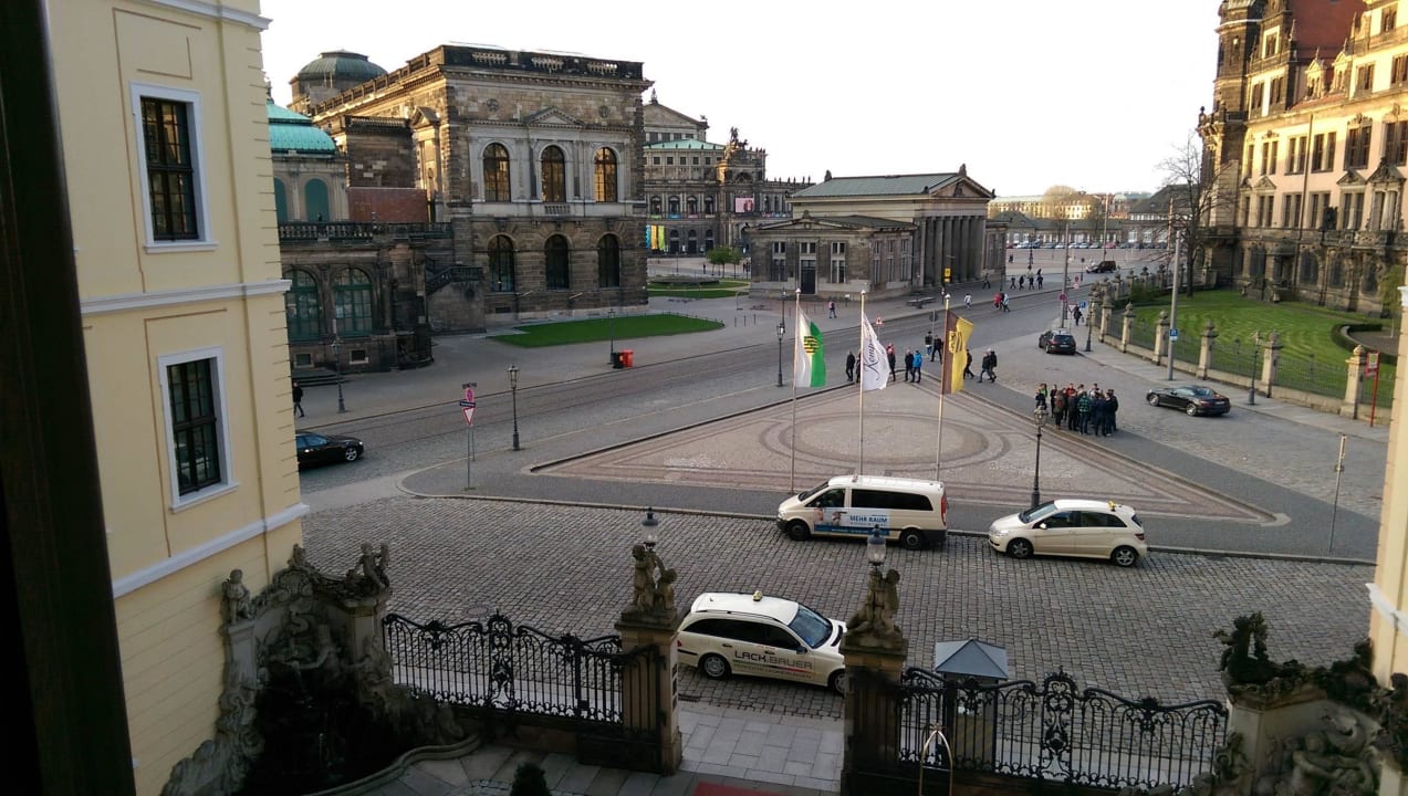Blick vom 2. OG aus der Suite Hotel Taschenbergpalais Kempinski Dresden