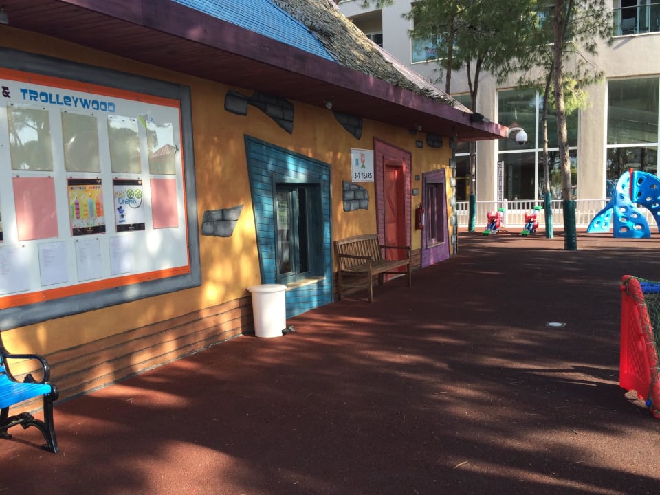 Spielplatz  Papillon Ayscha