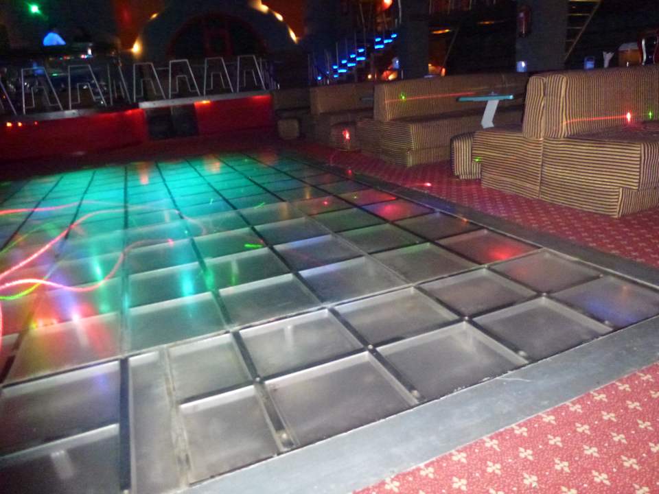 Disco Titanic Beach Spa & Aqua Park