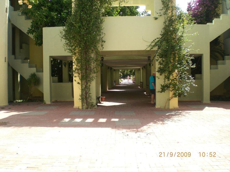 Gang zu den Zimmern VONRESORT Golden Beach