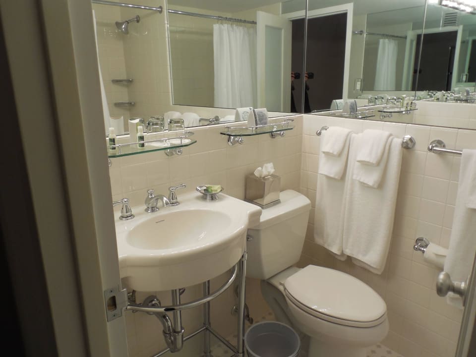 Bad Hotel State Plaza