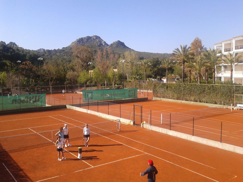 "11 Tennisplätze" Hotel Beach Club Font de Sa Cala (Font de Sa Cala
