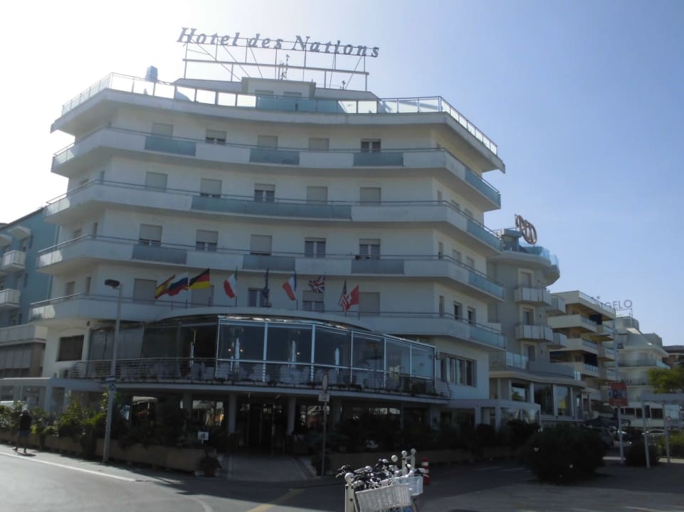 Außenansicht Hotel Des Nations