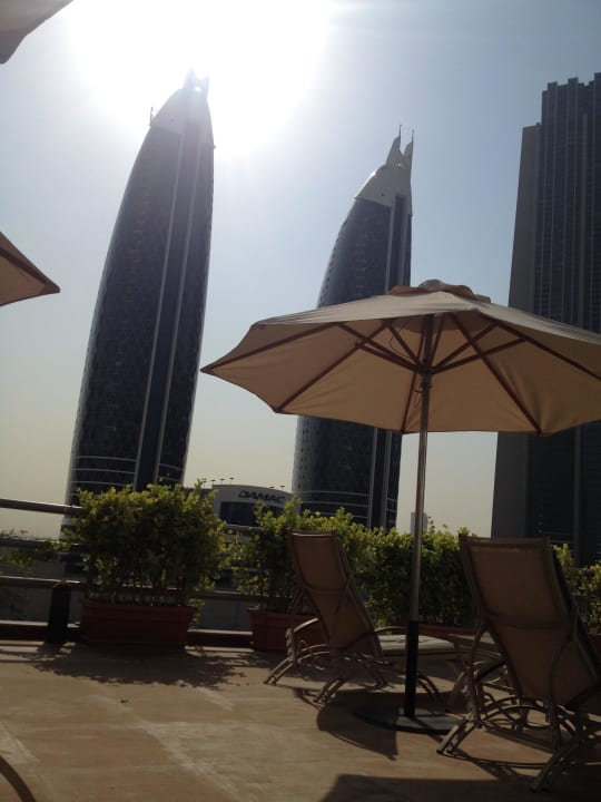 Poolausblick Rose Rayhaan by Rotana