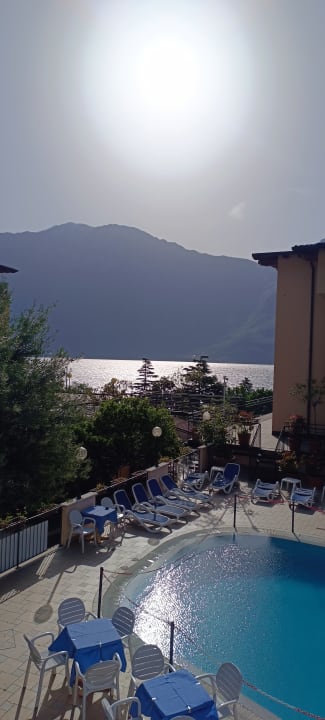 Pool Hotel Garda Bellevue