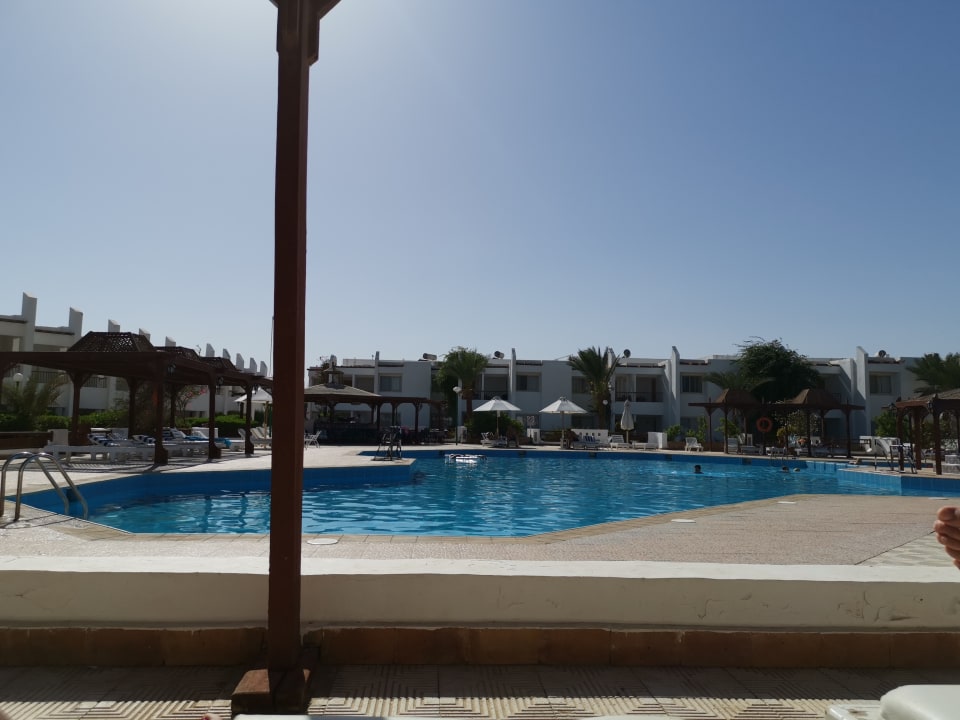 Pool Menaville Safaga