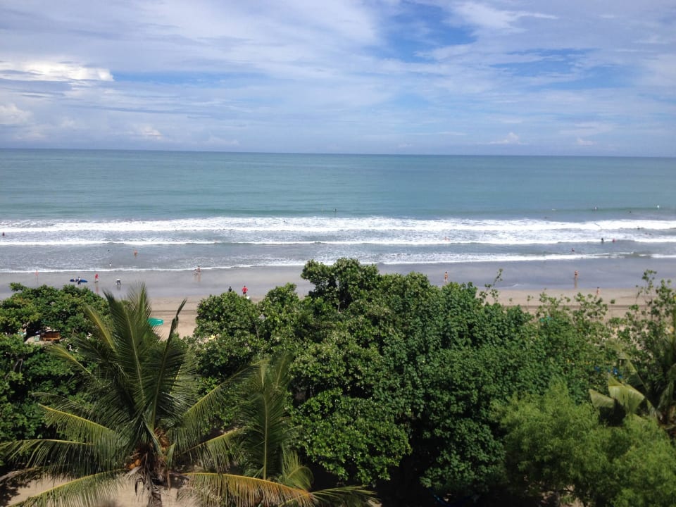 Вид из бара на крыше Citadines Aparthotels Kuta Beach