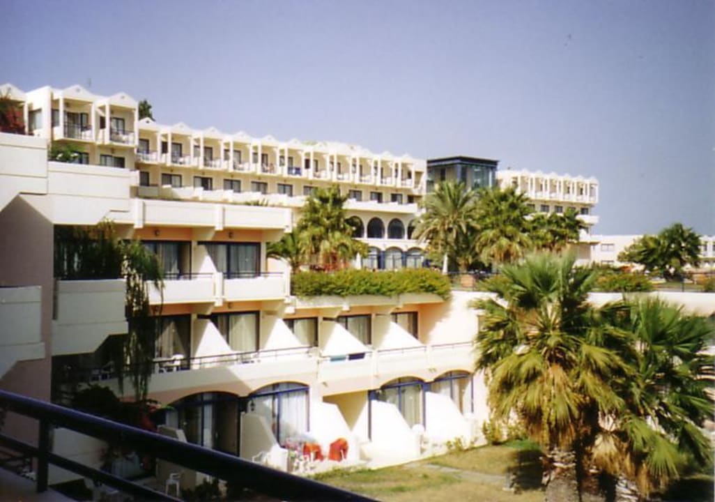 Blick auf die Hotelanlage Kresten Palace Hotel