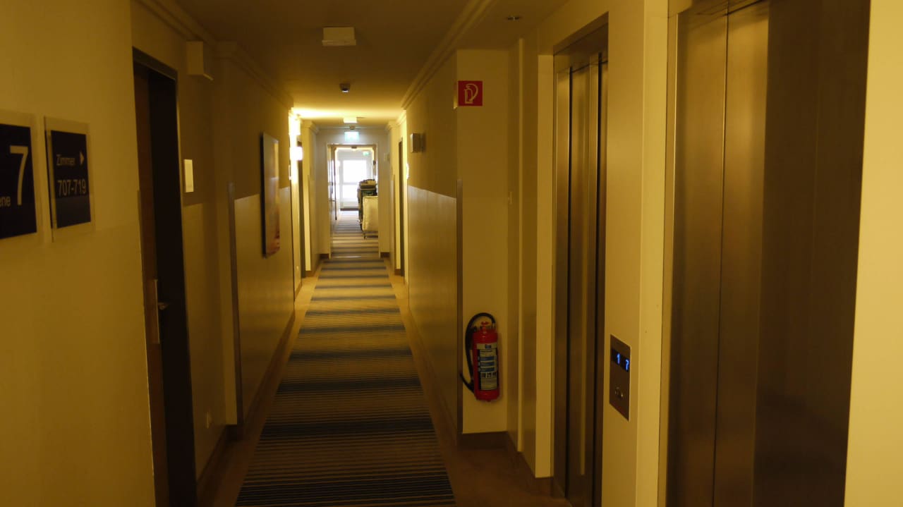 Der Flur zu den einzelnen Zimmern Best Western Plus Welcome Hotel Frankfurt
