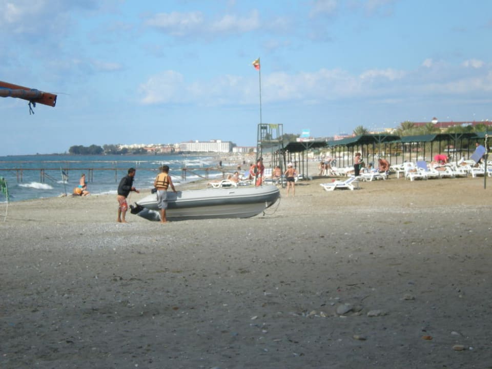 Der tolle Strand Club Turtas Beach Hotel