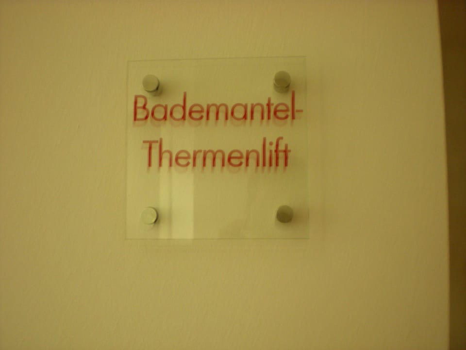 Vom Hotel unterirdisch direkt in die Therme All In Red Thermenhotel