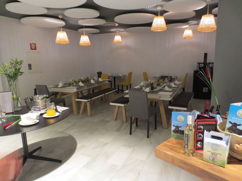 Sitzbereich im Restaurant Grand Palladium White Island Resort & Spa