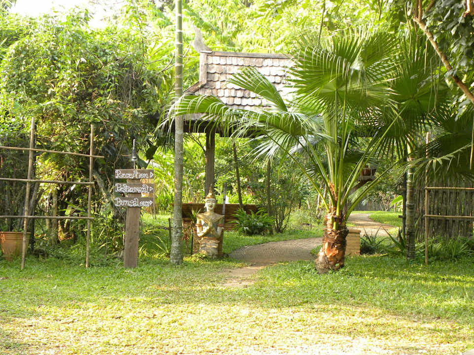 Eingang Hotel Nagahill Resort