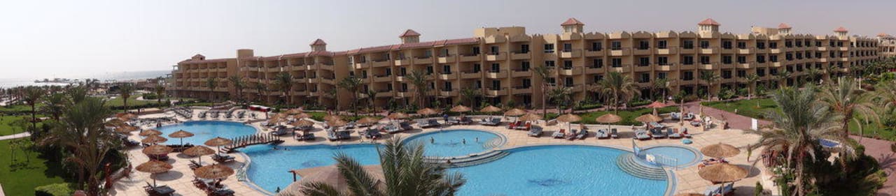 Widok na basen Amwaj Beach Club Abu Soma Resort