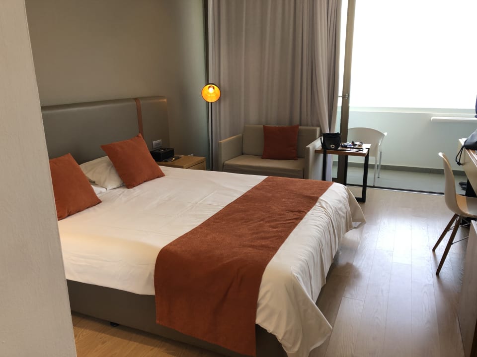 Zimmer Crystal Springs Beach Hotel