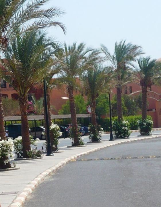 Droga na plażę Jaz Makadi Saraya Resort