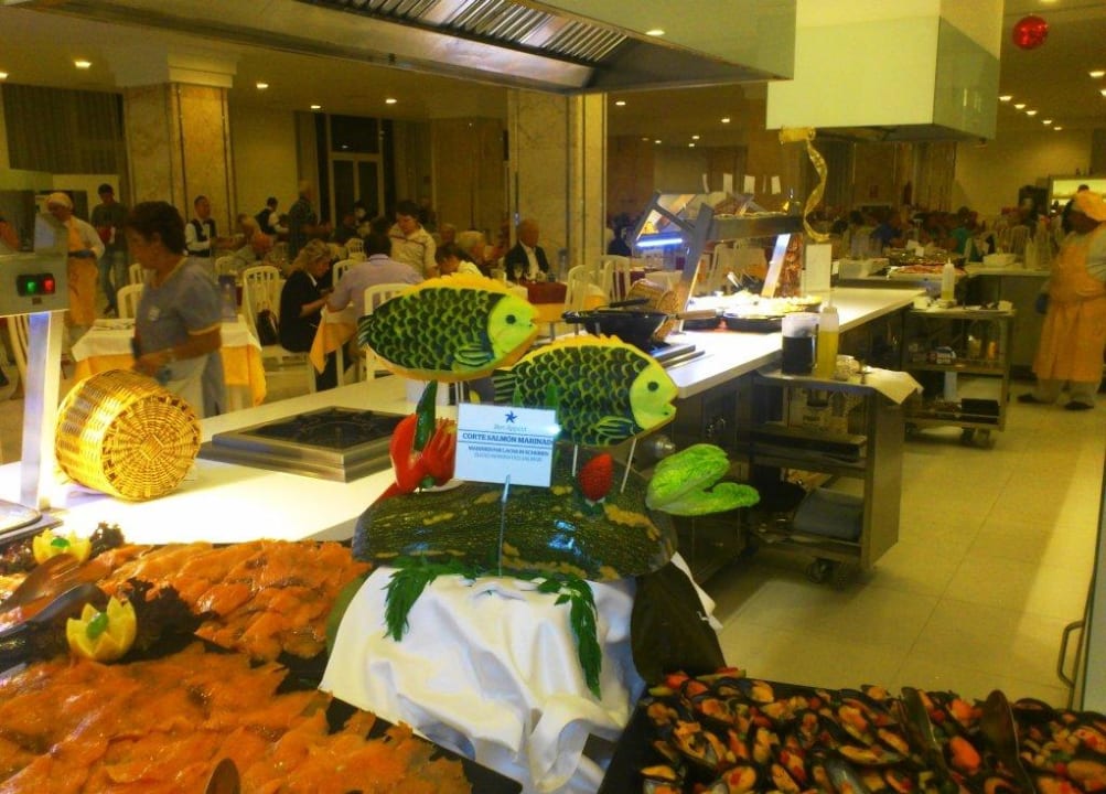 Kolacja świąteczna Iberostar Waves Bouganville Playa