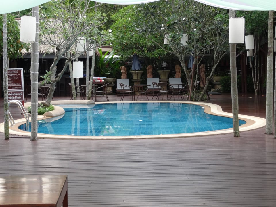 Einer der Pools Baan Amphawa Resort & Spa