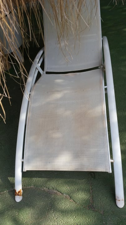 Lädt nicht zum Sonnen ein Som Suret Hotel