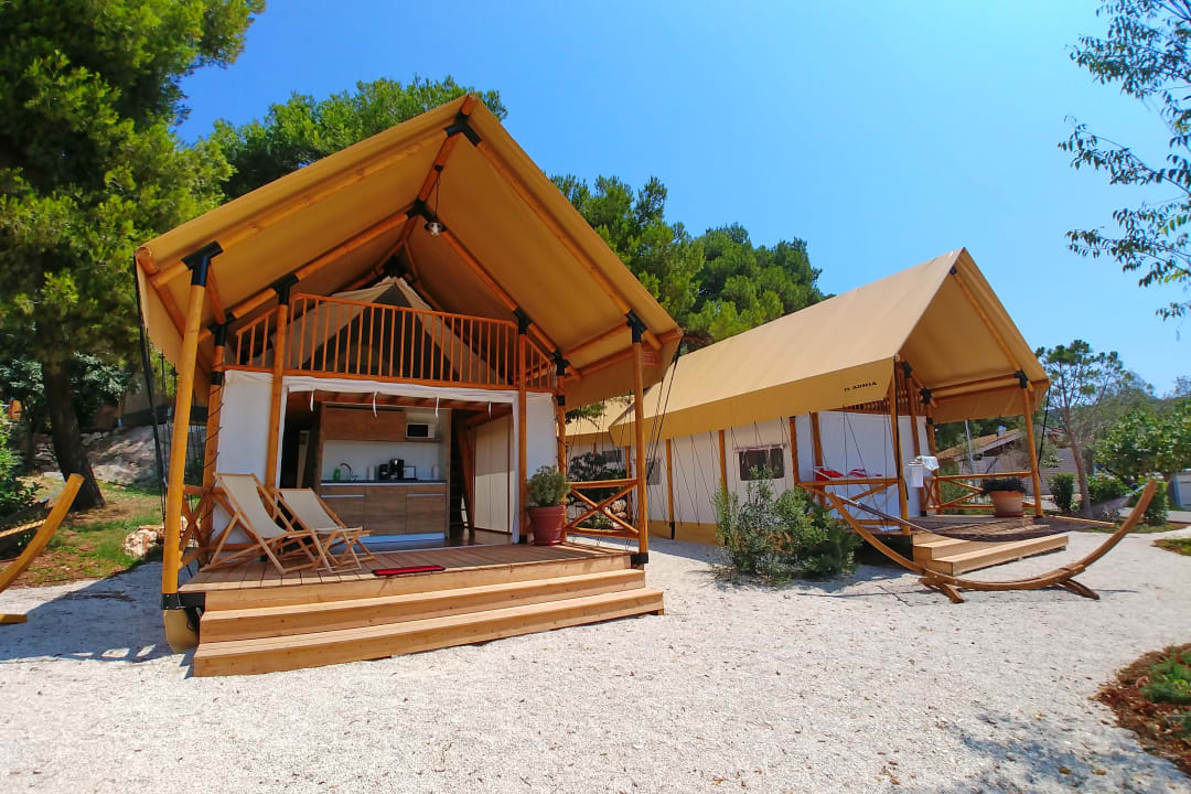 Außenansicht Arena One 99 Glamping